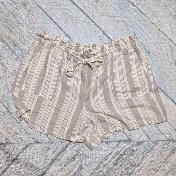 Torrid 0x Pull On Beige & Cream Striped Shorts with Belt - Picture 1 of 5